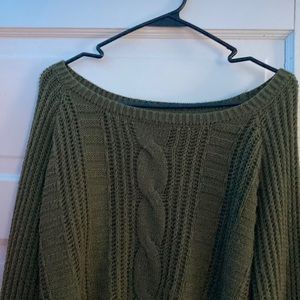 Green Sweater w/ puffed sleeves